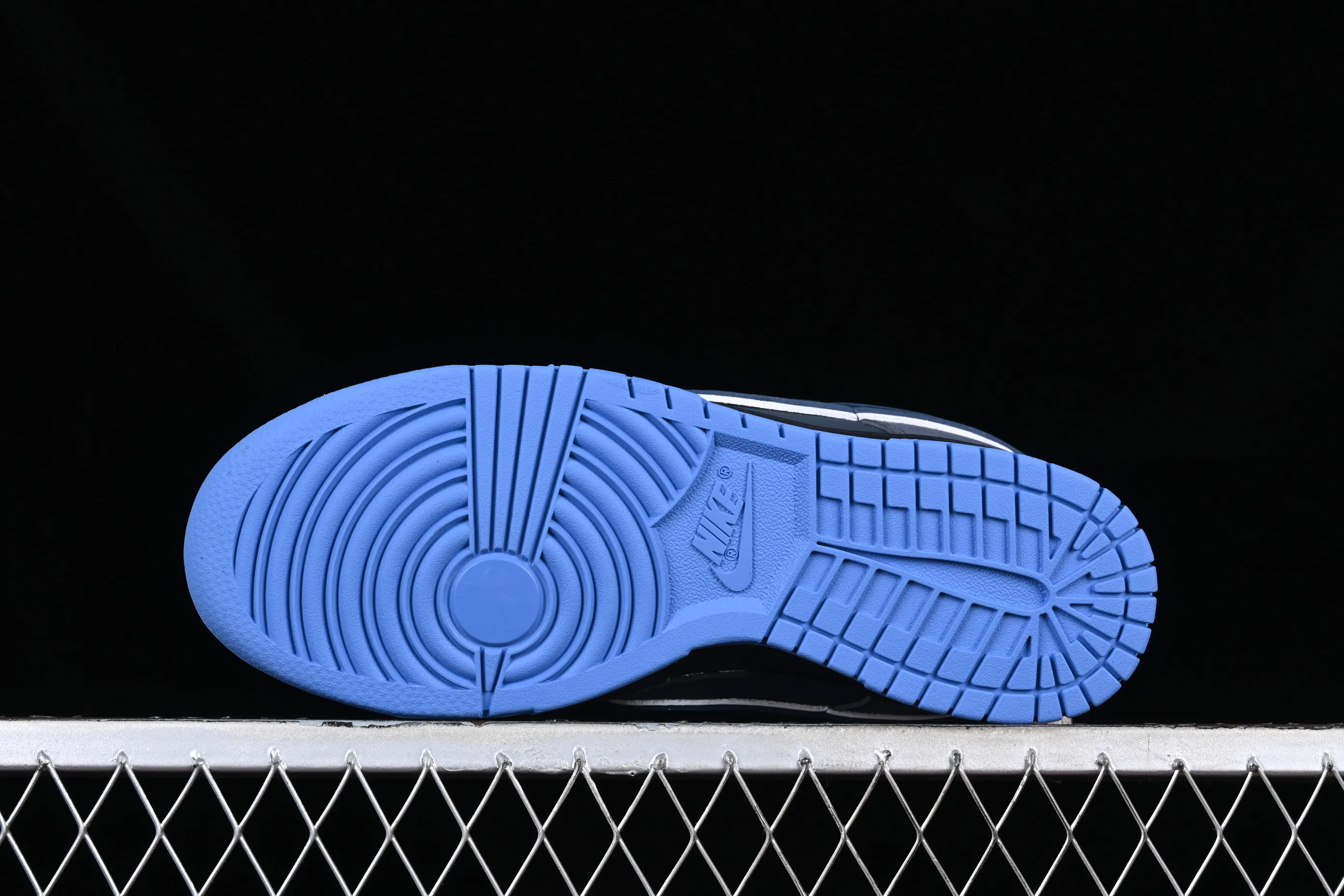 All Categories Nk SB Dunk Series Nk SB Dunk Low Low-top sneakers F version Concepts x Nk Dunk Low Pro SB "Blue Lobster" Blue Lobster SB low-top sports and leisure sneakers 313170-342